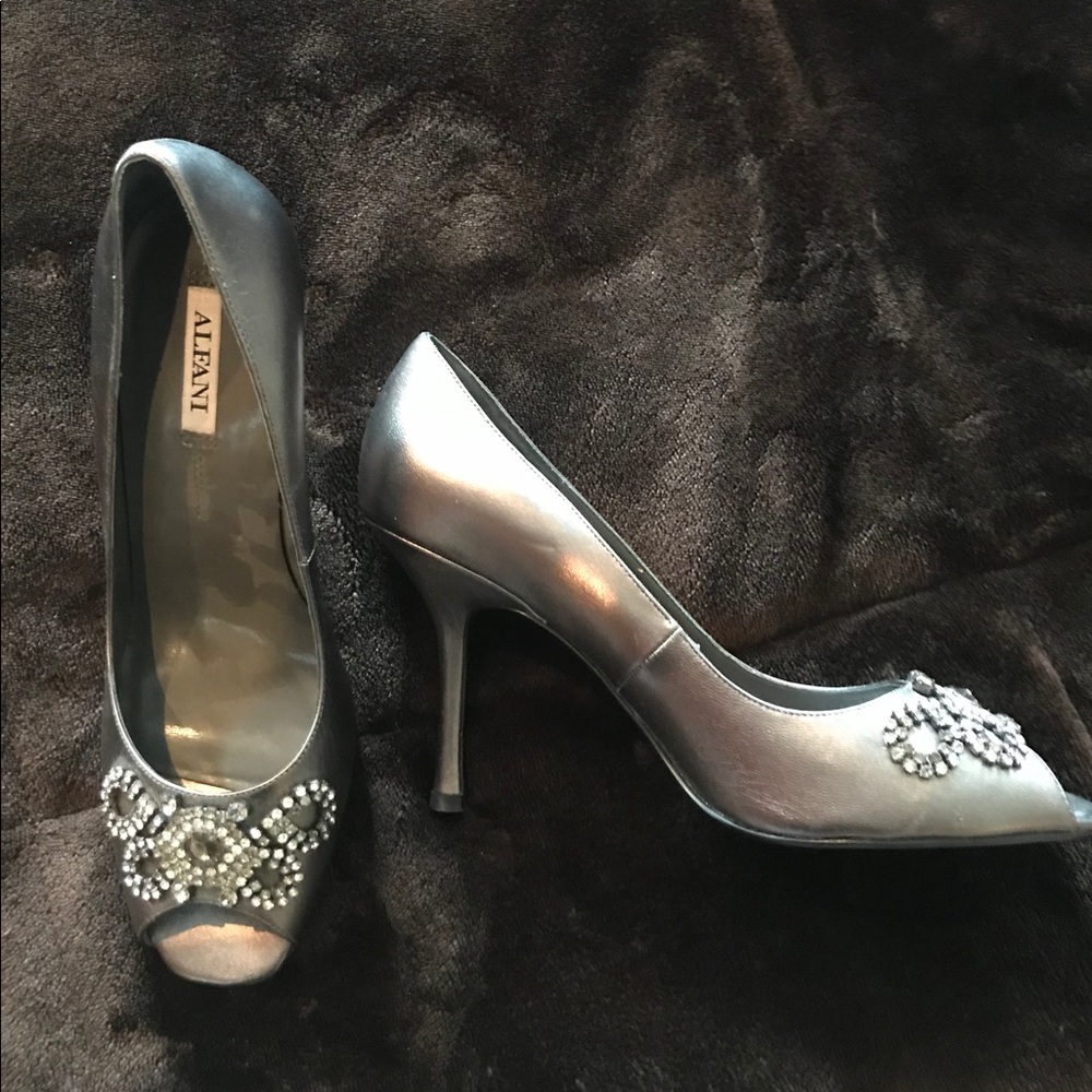 Alfari metallic embellished heels